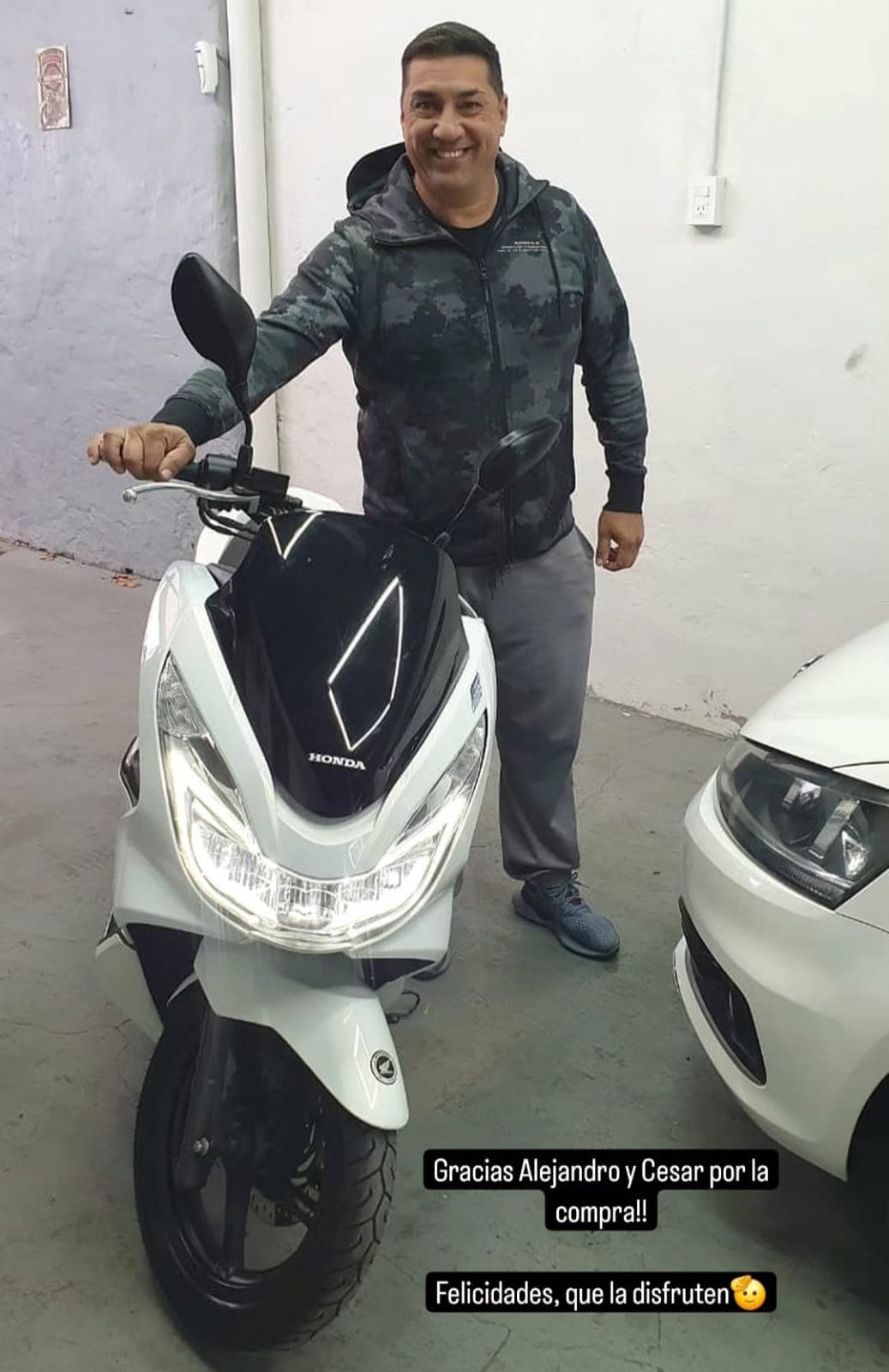 Cliente con Honda PCX