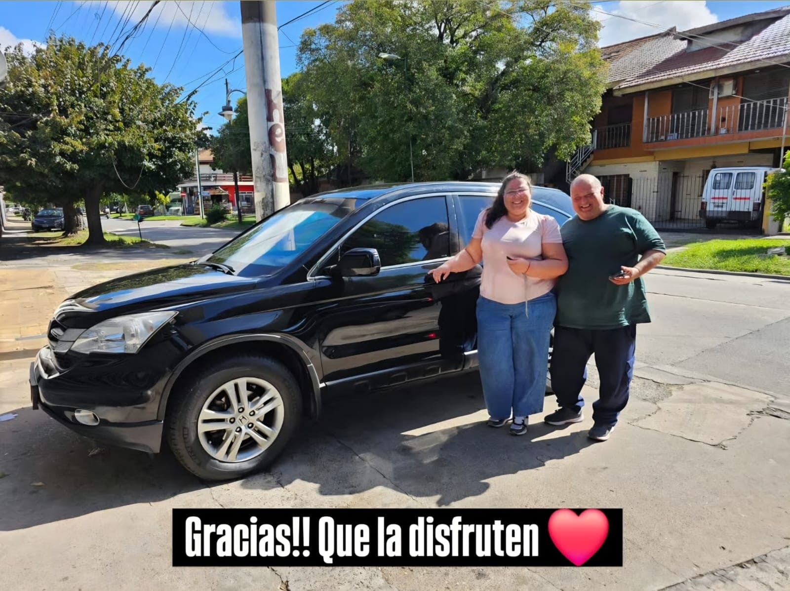 Pareja con Honda CR-V